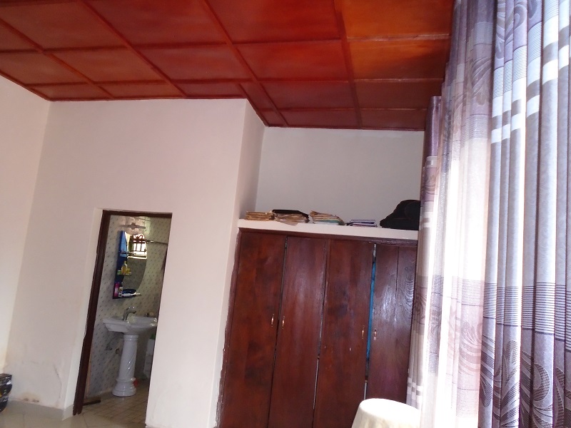A 4 BEDROOM HOUSE FOR SALE AT RUYENZI CENTER